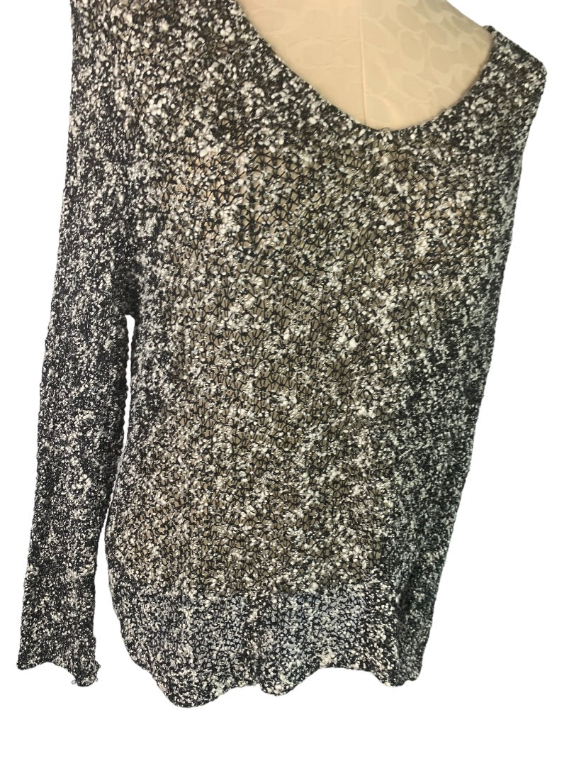 XL Chico's Black Women's White Loose Woven Sweater Lagenlook V-Neck