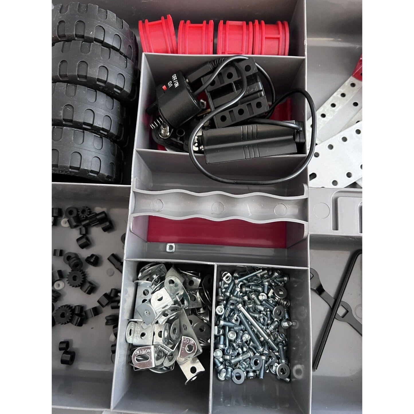 Meccano Motorized Remote Control Erector Set #416460 Preowned Case