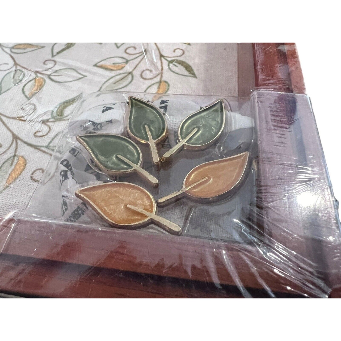 Hallmark Keepsake The Family Tree Photo & Ornament Display 14” X 12”, 2004