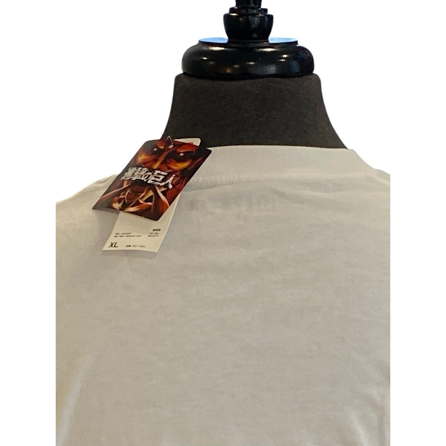 XL Uniqlo Shirt Mens Large White Attack On Titan Manga Japanese Comic Anime Tee