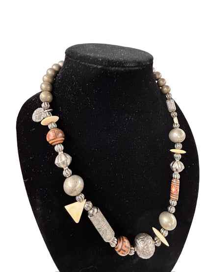 Vintage 1970s Boho Necklace Mixed Beads Silvertone Box Clasp 24"