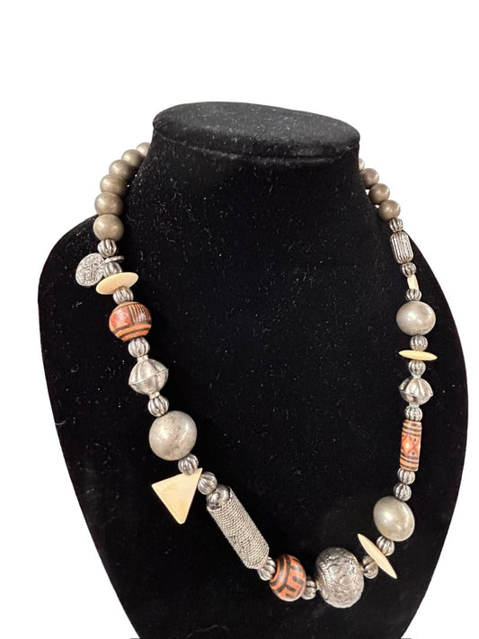 Vintage 1970s Boho Necklace Mixed Beads Silvertone Box Clasp 24"