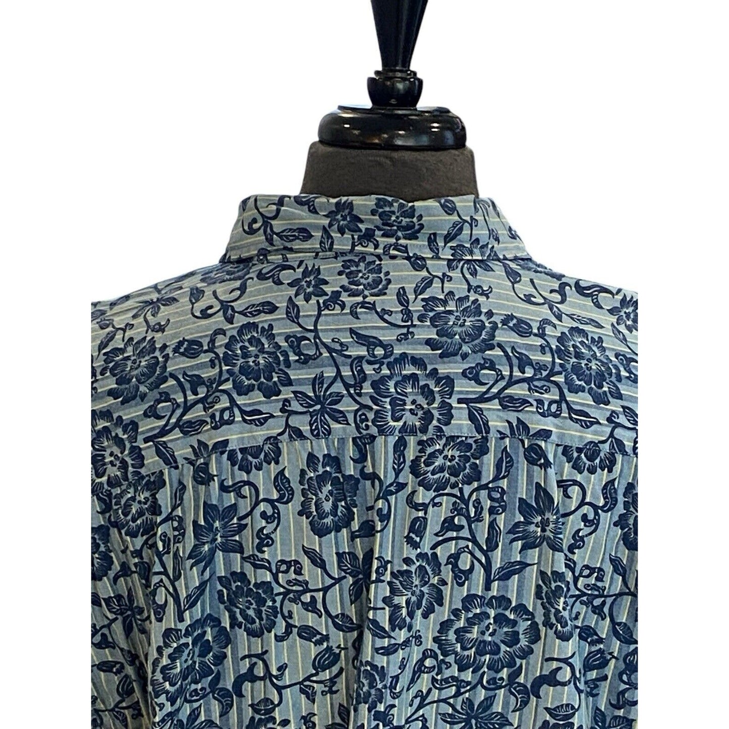 Size XL Nautica Blue Floral Men’s Shirt Short Sleeve Button Down Coastal Resort