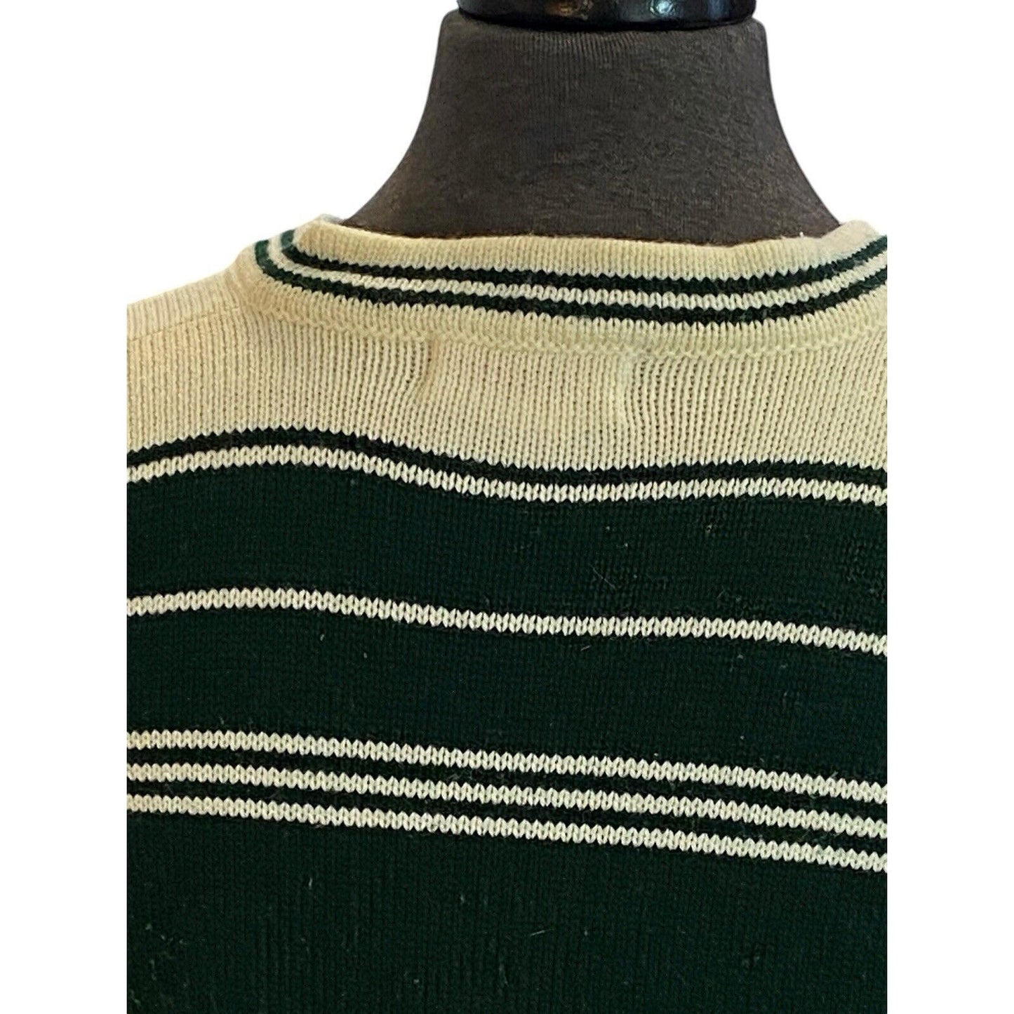 VINTAGE Size Medium Snowdrift Acrylic Sweater Mens Pullover Green V-Neck Preppy