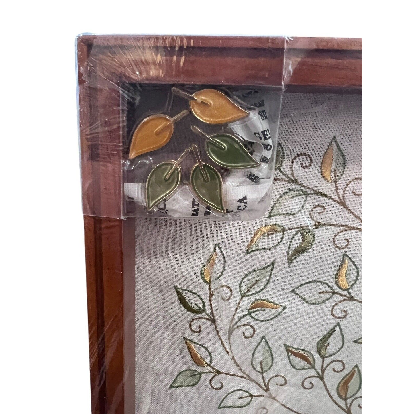 Hallmark Keepsake The Family Tree Photo & Ornament Display 14” X 12”, 2004