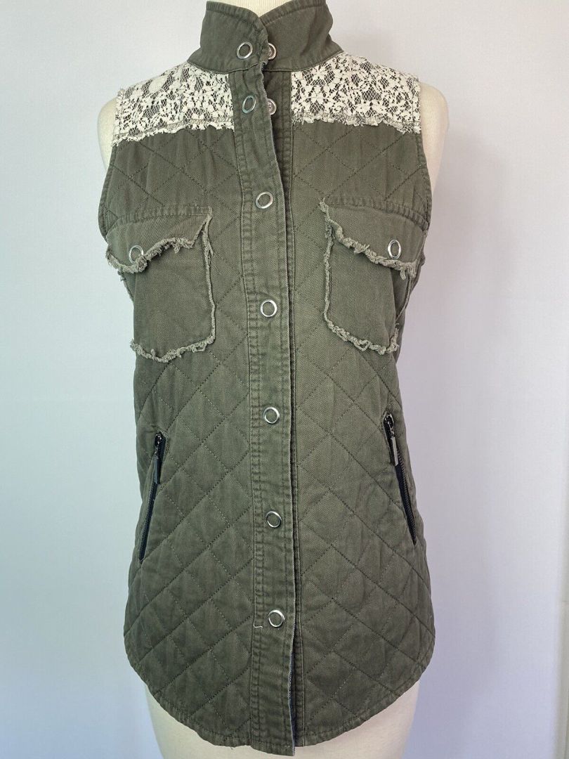 Small BKE Gimmicks Army Green Quilted Vest Lace Accent Boho