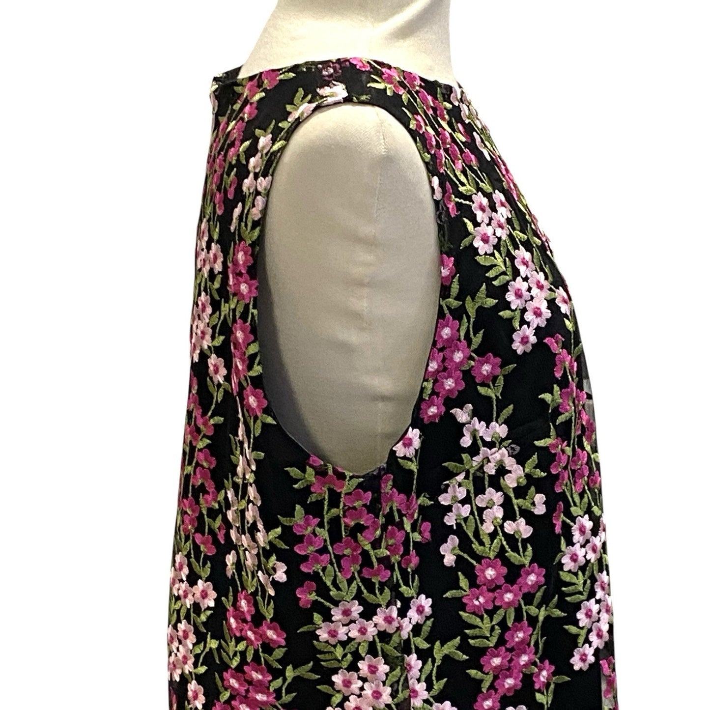 Tahari Arthur S. Levine Dress Black Floral Size 10 Embroidered Sleeveless