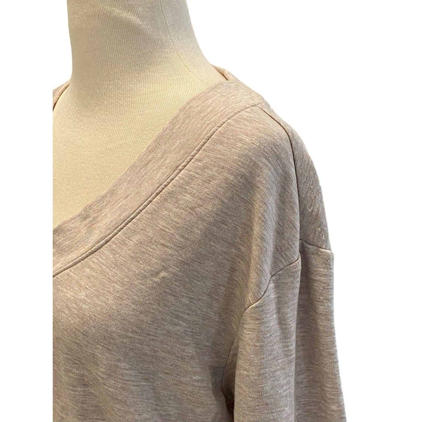 Size Small Orvis Women's Beige Crewneck Cozy Pullover Sweatshirt NWT Long Sleeve