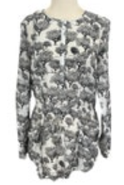 Fifteen Twenty Women's Size M Silk Summer Casual Career Black Patterned Top