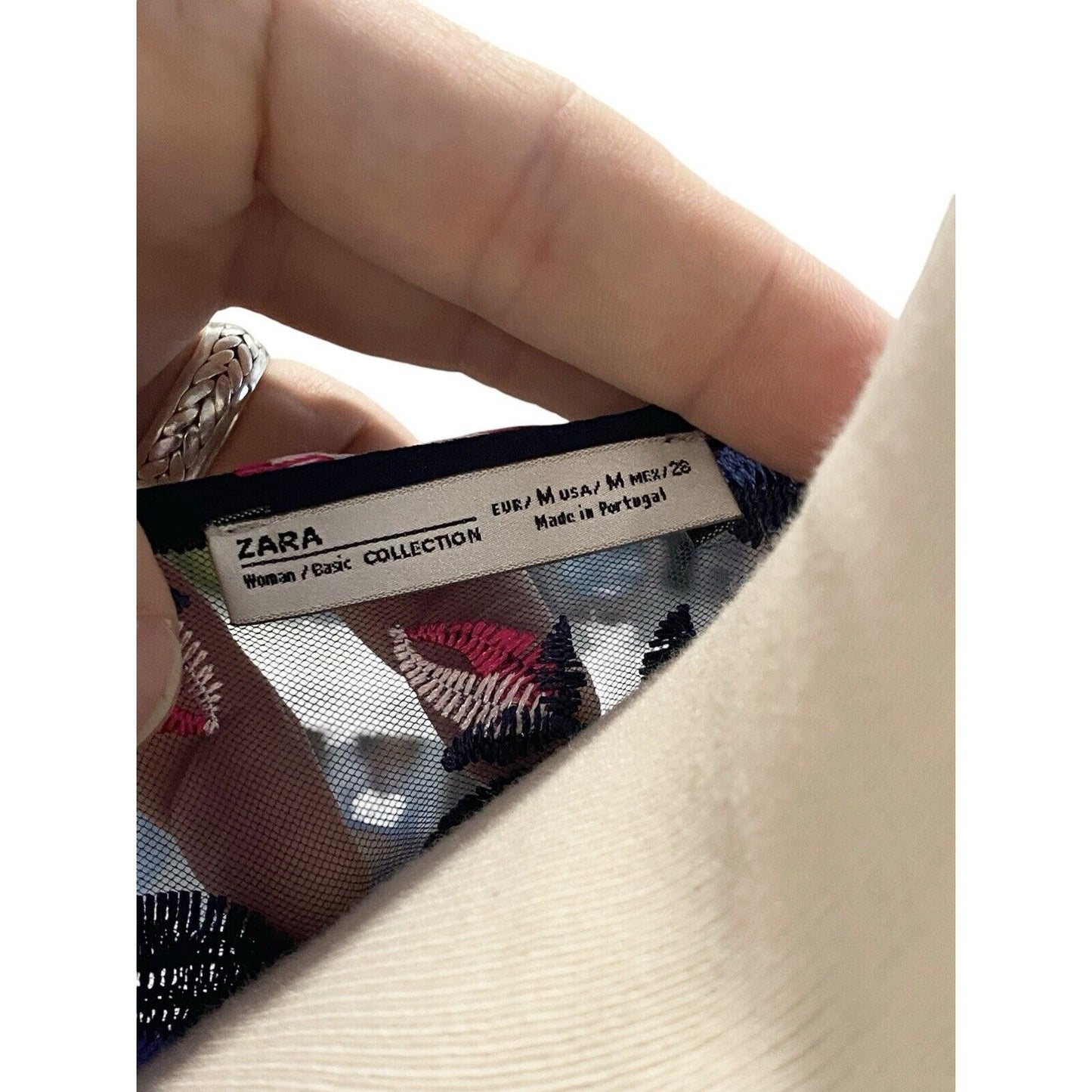 Size M Women’s Zara Floral Lace Flutter Sleeve Top Shirt Blouse