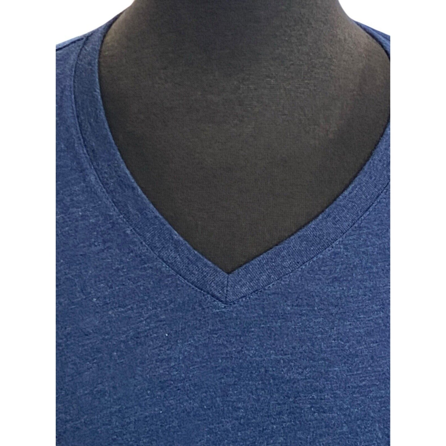 Size XL Men’s Banana Republic Dark Blue Solid Shirt V Neck T-Shirt