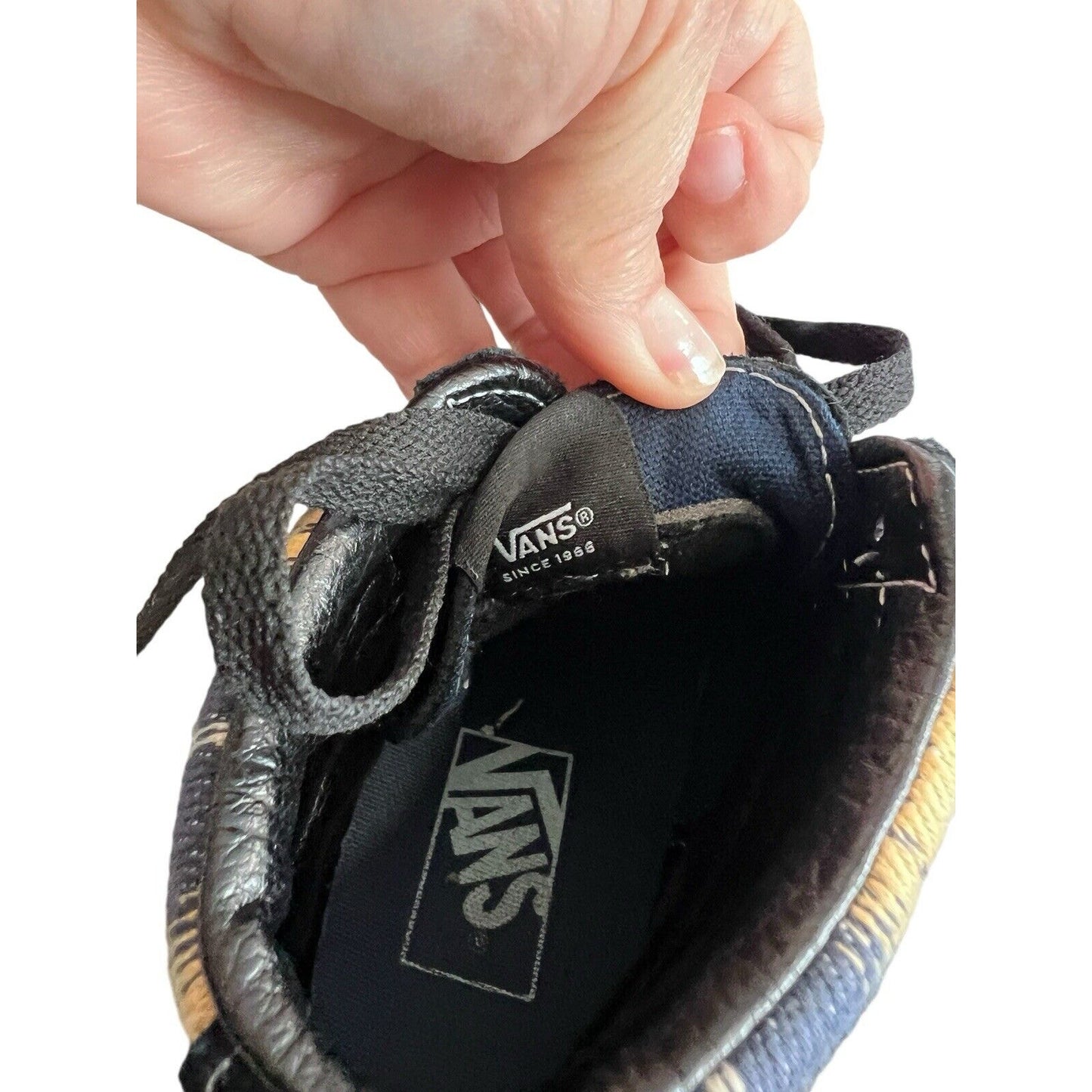 VANS SK8-HI (Denim Stripes) Black/True White Size 6.5 Mens 8 Women’s