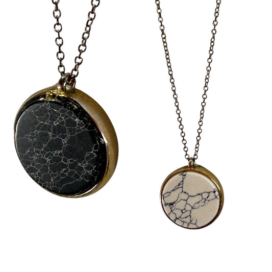 Silvertone Faux Marble Pendant Necklace 32-35 Inch Reversible Black White