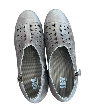 Drew Comfort Shoes Metro NEW Women's 9.5 Narrow Microdot Flat Gold Metal Cutout