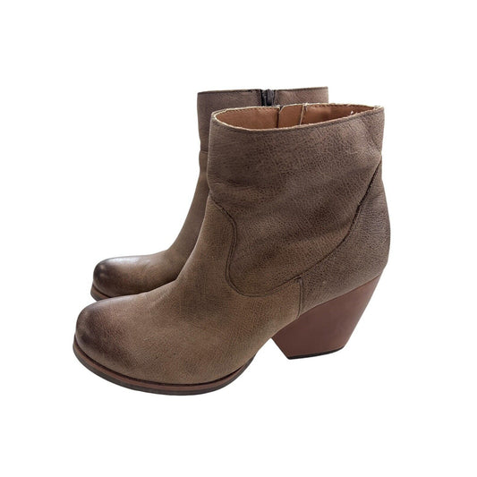 Size 9 Korks Tan Leather Burnished Toe Booties Side Zipper Cowgirl