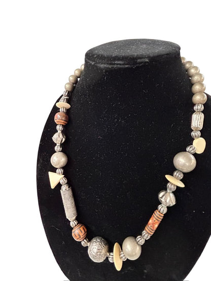 Vintage 1970s Boho Necklace Mixed Beads Silvertone Box Clasp 24"