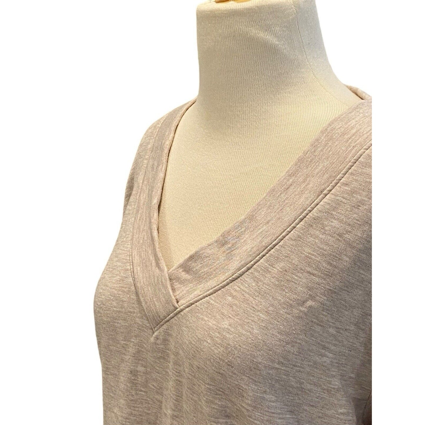 Size Small Orvis Women's Beige Crewneck Cozy Pullover Sweatshirt NWT Long Sleeve