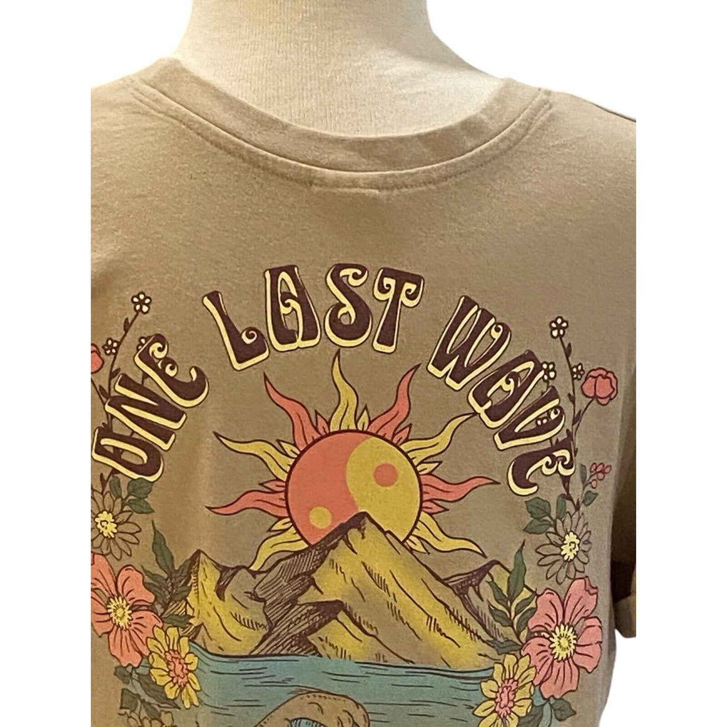 Size S Vibe N' Sun Surf Hippie Shirt Graphic Women's Cropped Short Sleeve Trippy