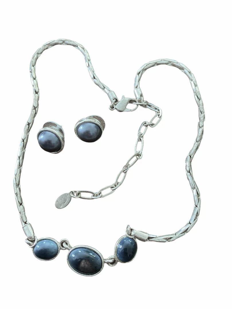 Liz Claiborne Silvertone Necklace And Earrings Blue/Gray Oval Beads Necklace 17” length