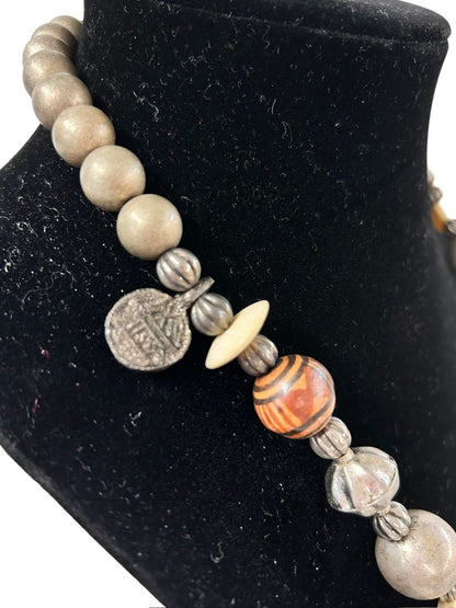 Vintage 1970s Boho Necklace Mixed Beads Silvertone Box Clasp 24"