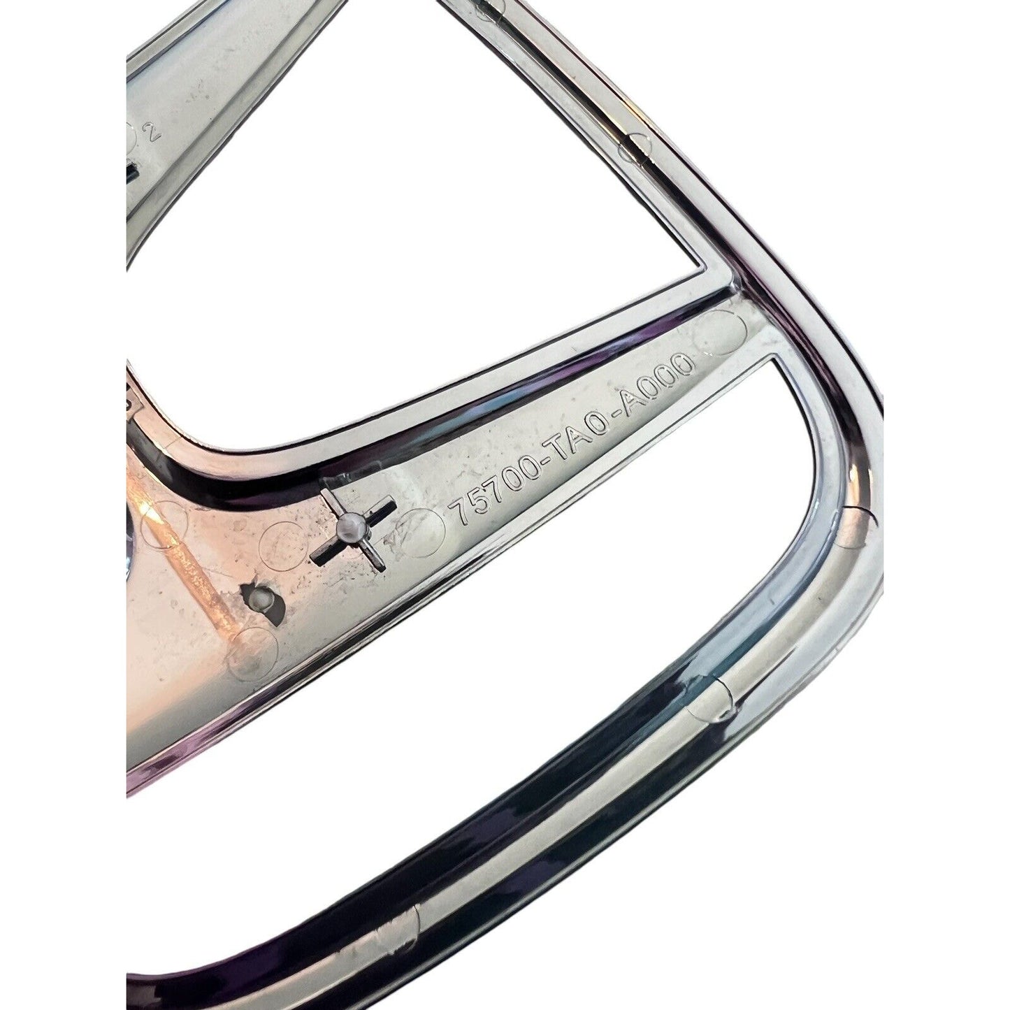 HONDA Civic Accord CR-V Crosstour Fit HR-V Front Grille Emblem 75700-TA0-A000