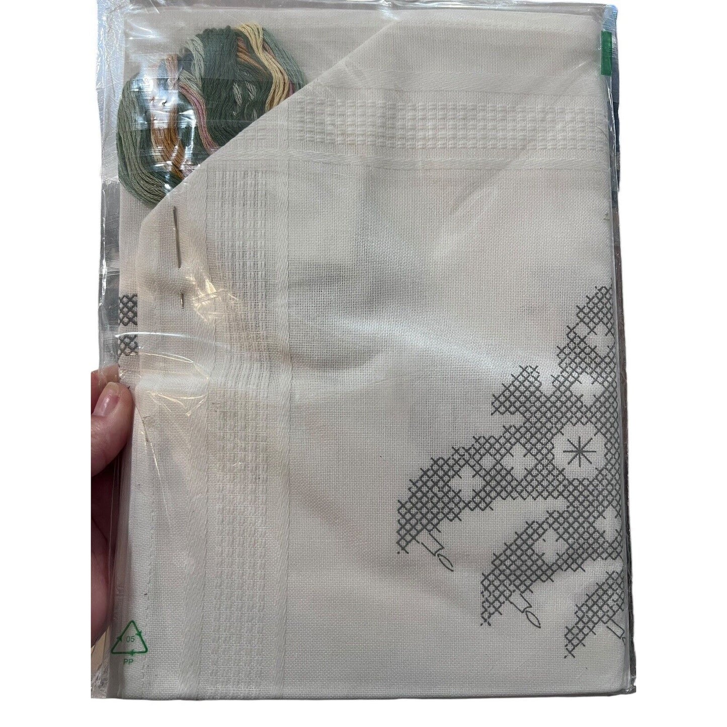 New Sarah Handarbeit Gold Star Christmas Tree Cross Stitch Tabletopper Kit 32” S