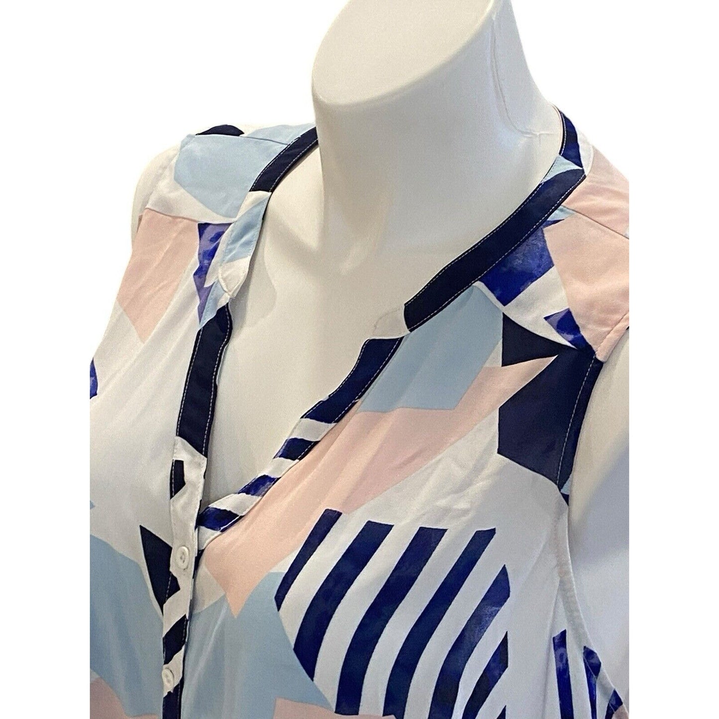 Size 2 Torrid Womens Plus Geometric Sleeveless Top Blouse Shirt