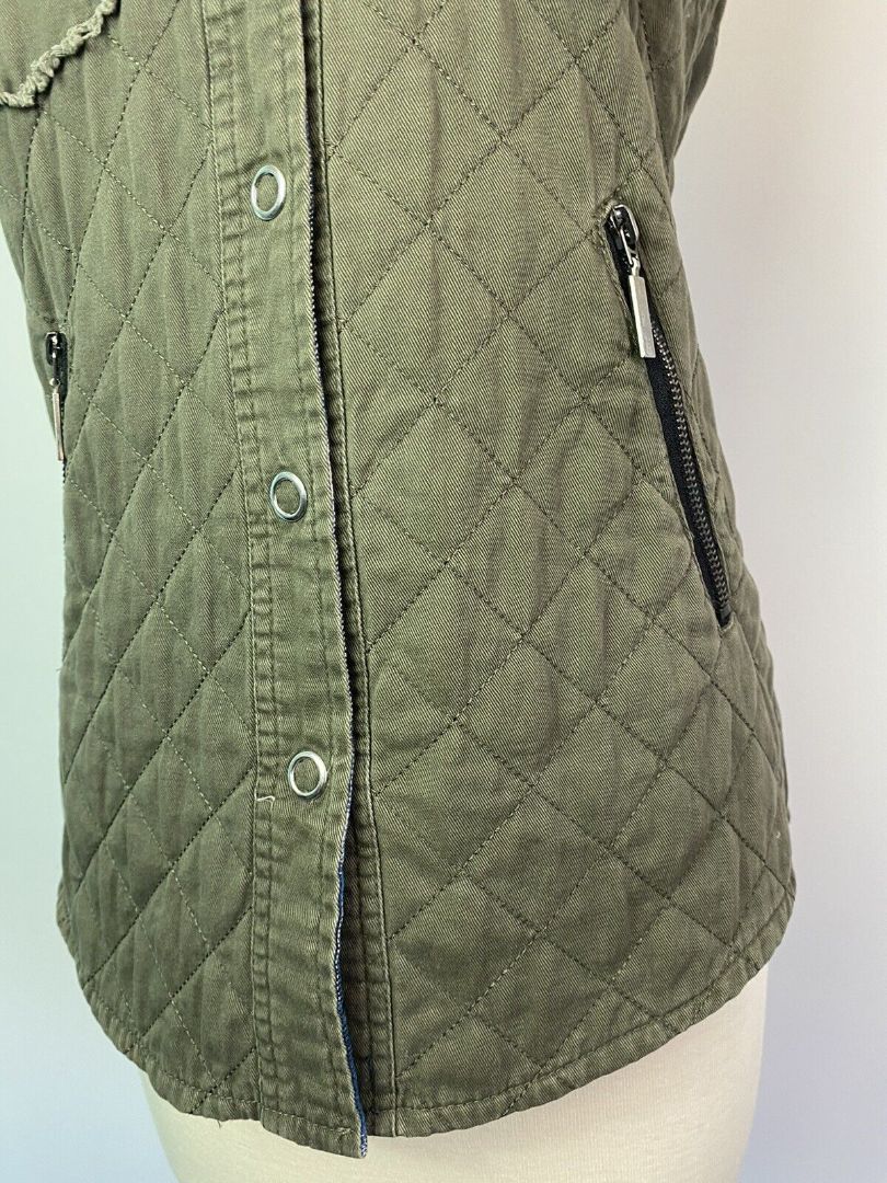 Small BKE Gimmicks Army Green Quilted Vest Lace Accent Boho