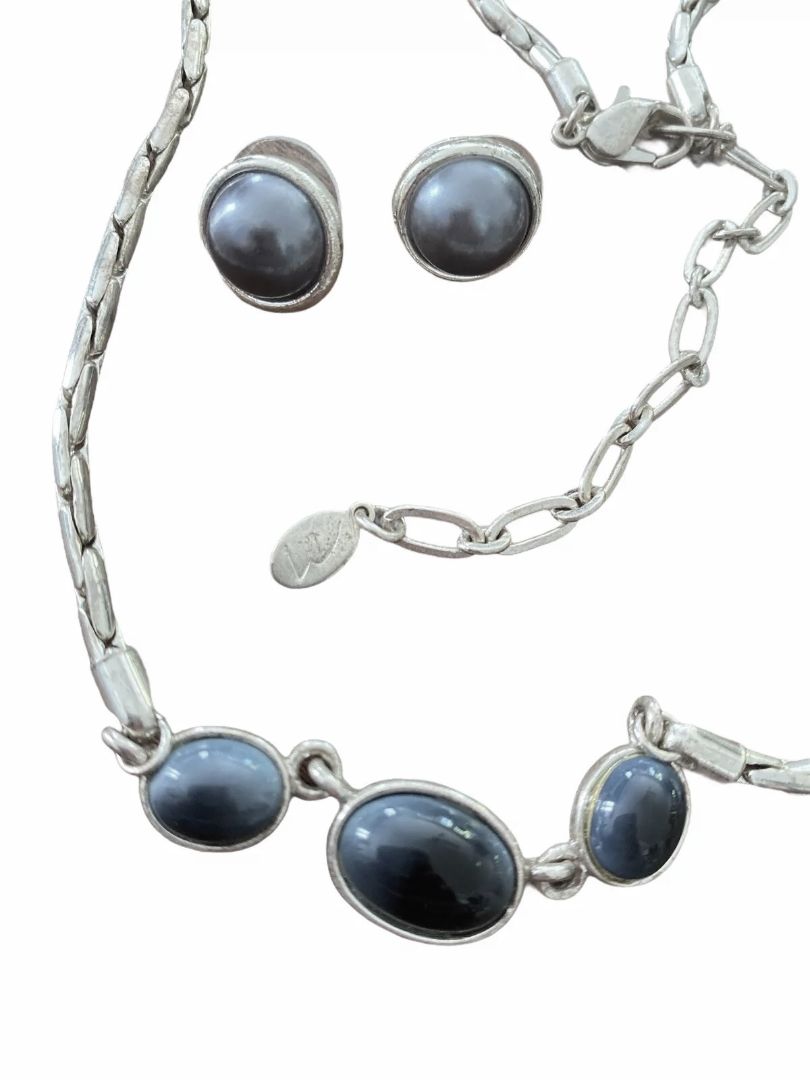 Liz Claiborne Silvertone Necklace And Earrings Blue/Gray Oval Beads Necklace 17” length