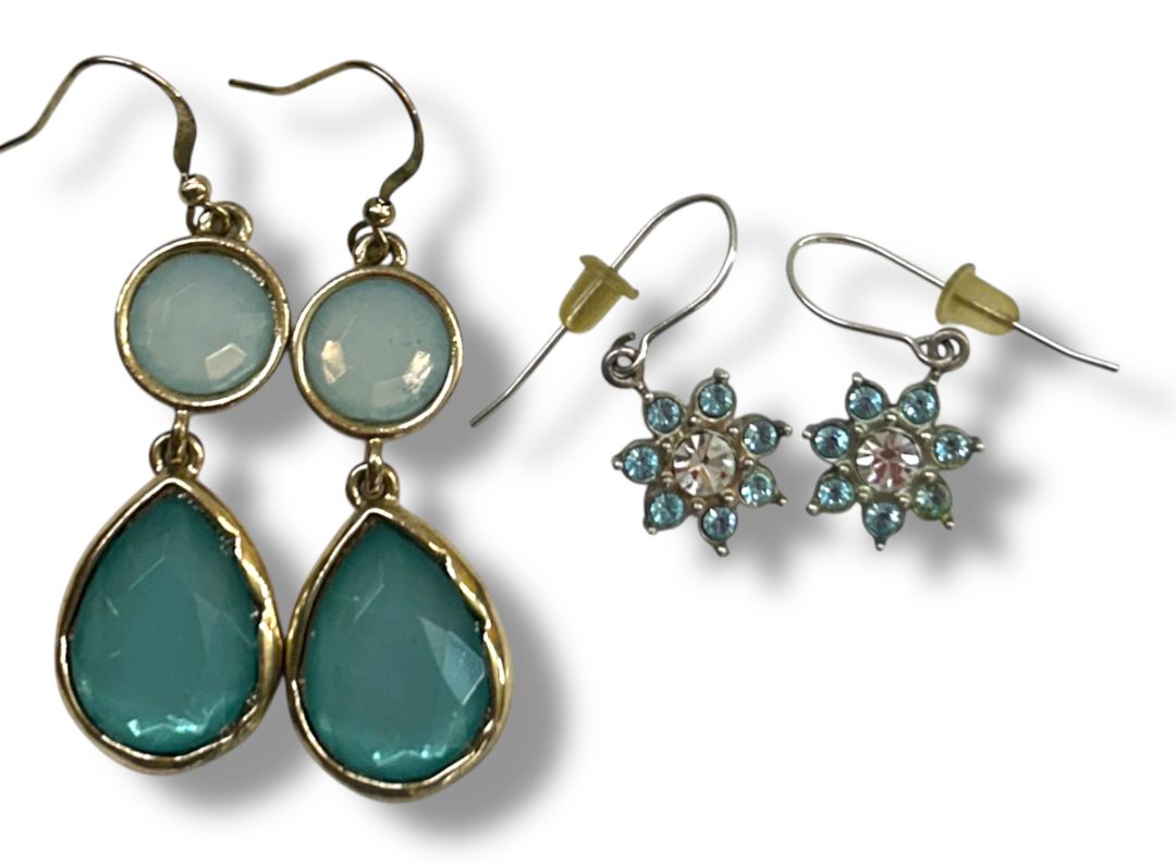 2 Pair Pierced Earrings Goldtone Aqua Fishhook Drop Dangle