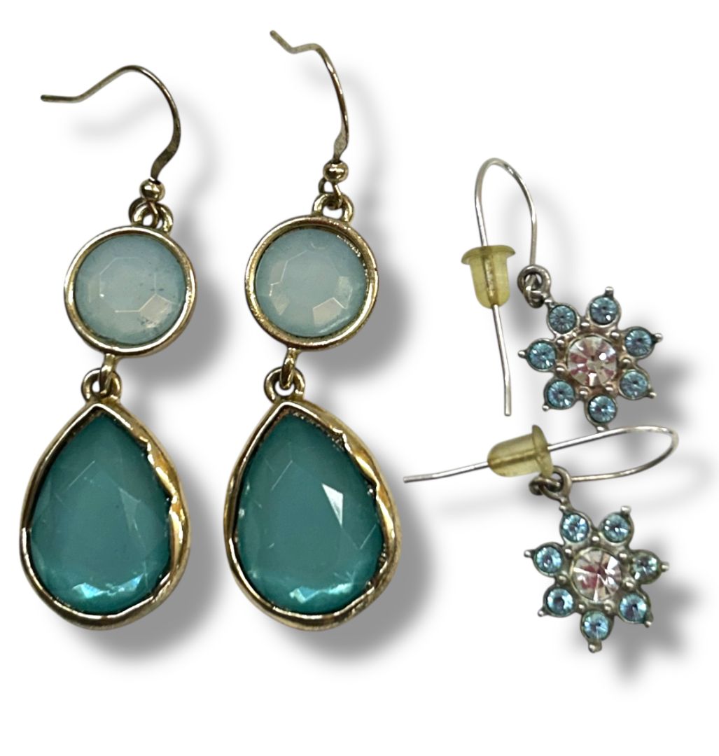 2 Pair Pierced Earrings Goldtone Aqua Fishhook Drop Dangle