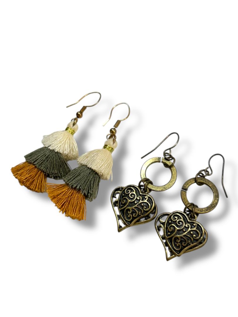 2 Pair Fishhook Pierced Earrings Fringe Tassel Hearts
