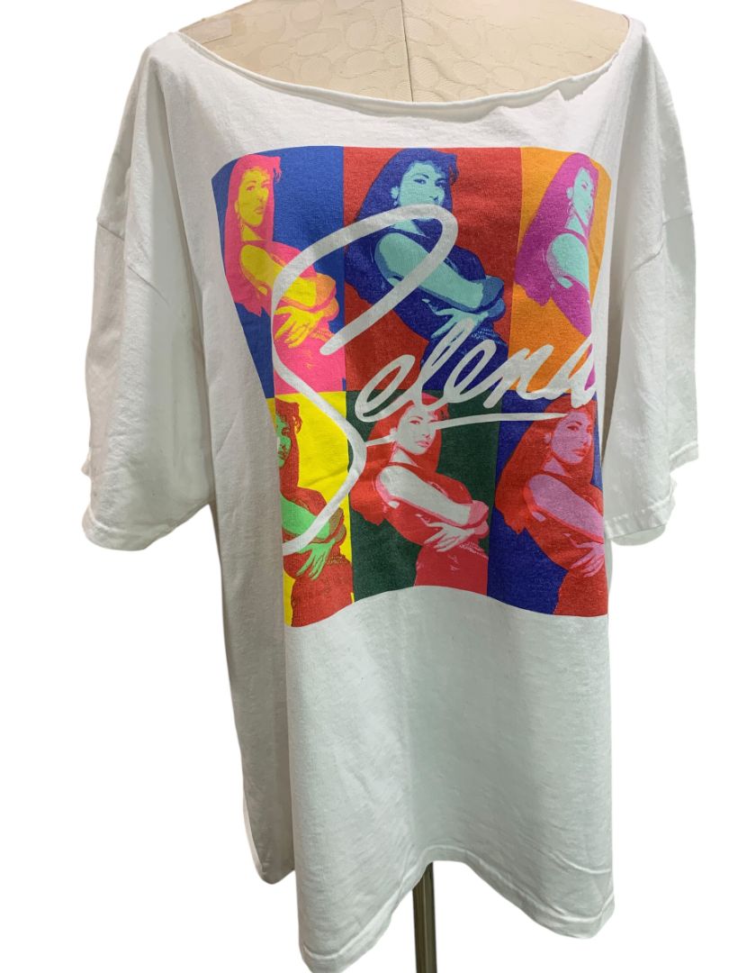 Size 3X Selena Womens White Print Graphic Tshirt