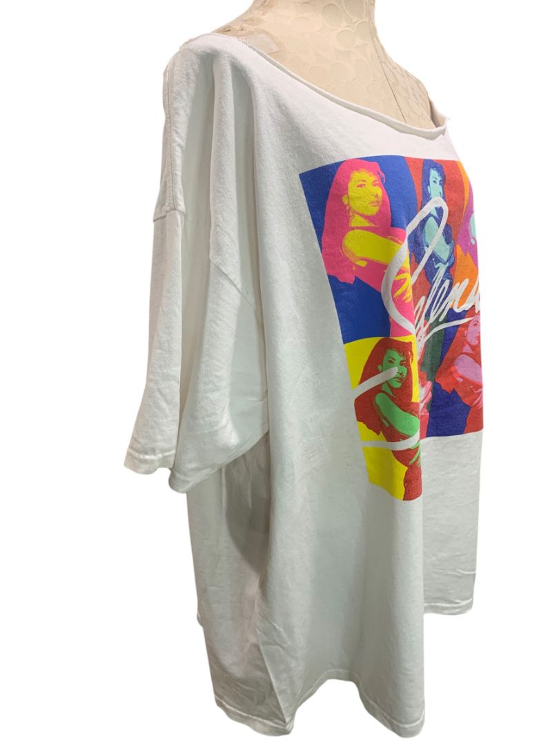 Size 3X Selena Womens White Print Graphic Tshirt