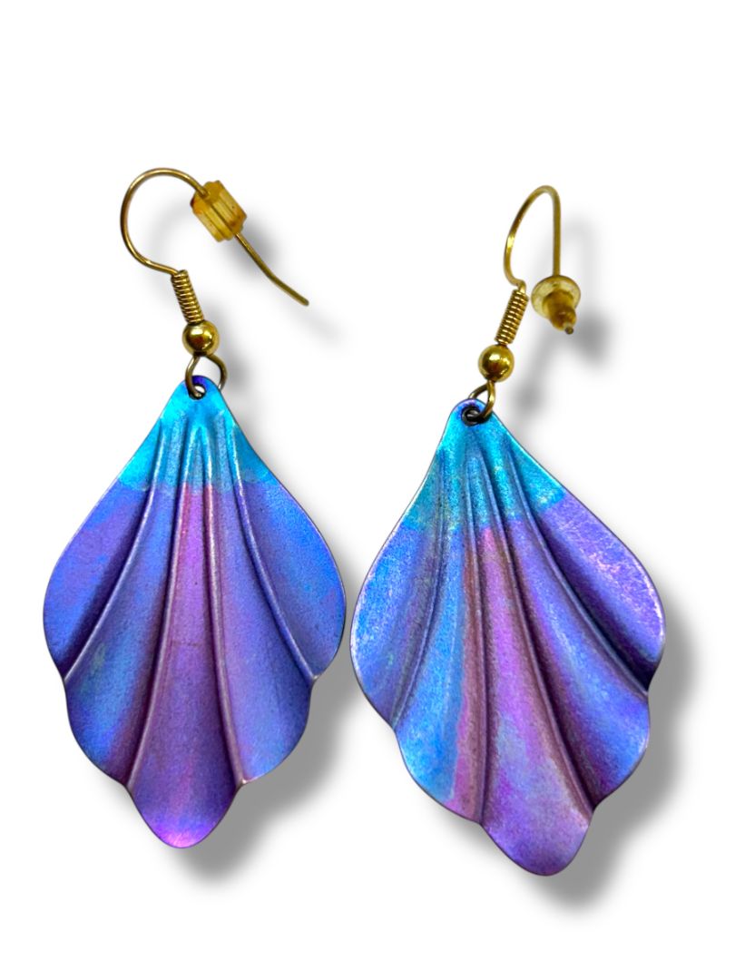 1980s 2 Pair Pierced Earrings Shell Design Goldtone Purple