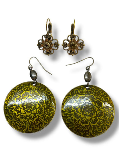 2 Pair Goldtone Retro Pierced Earrings Medallion Drop Flower