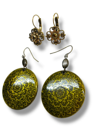 2 Pair Goldtone Retro Pierced Earrings Medallion Drop Flower