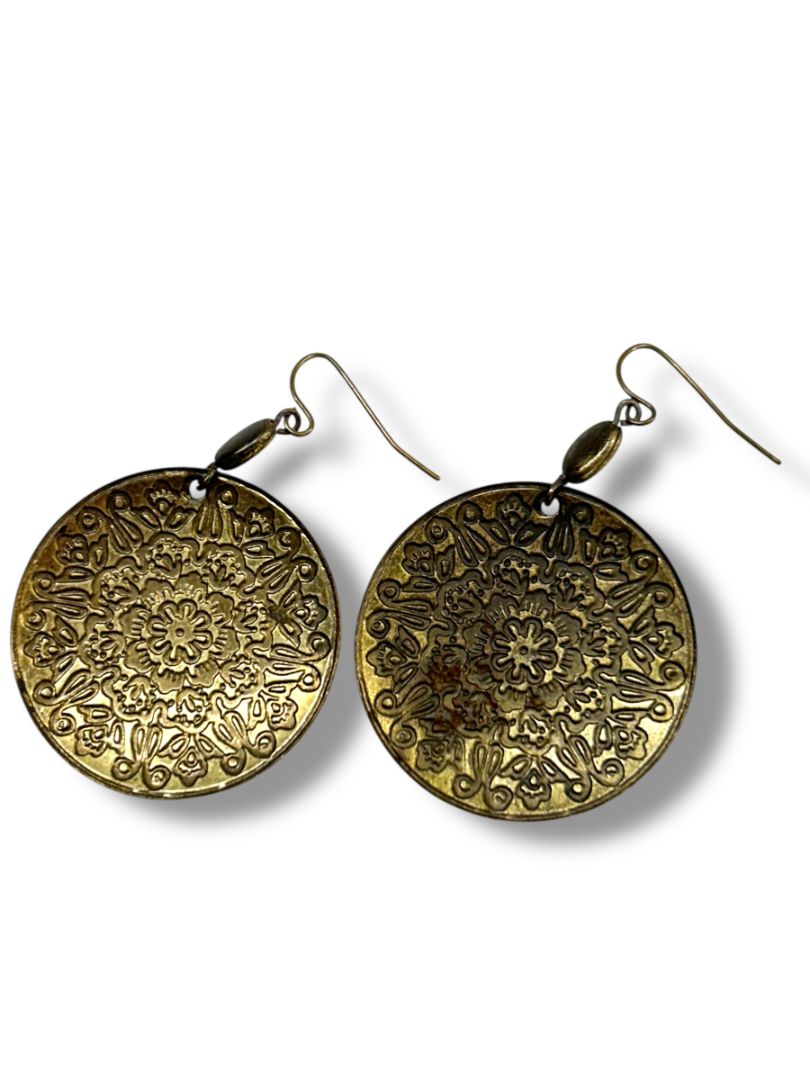 2 Pair Goldtone Retro Pierced Earrings Medallion Drop Flower