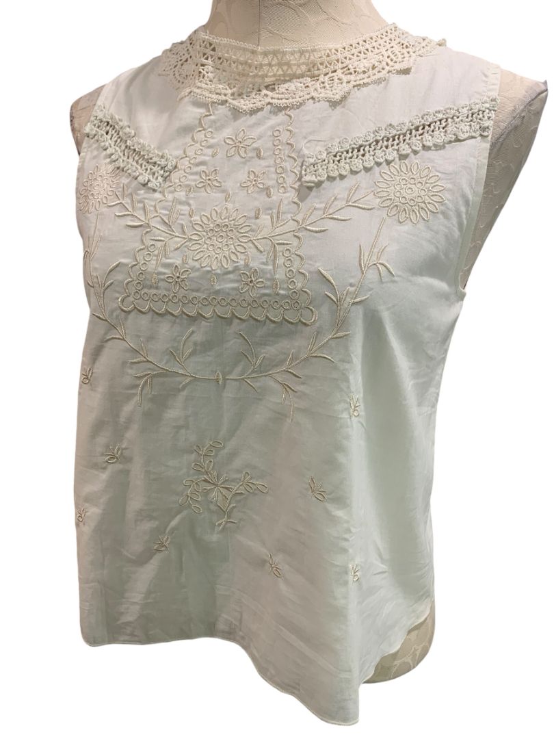 Small Ivory Womens Sleeveless Shirt Embroidery Lace Floral Feminine