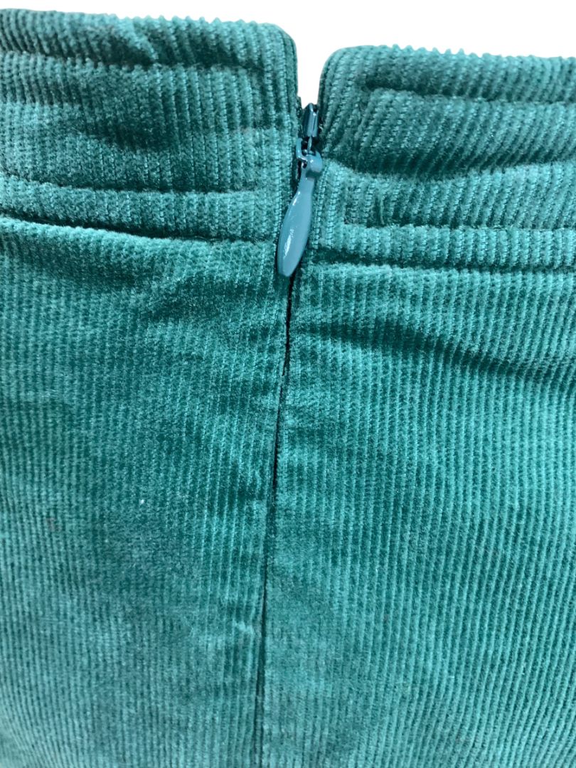 Size 00 J.Crew Button Front Green Corduroy Mini Skirt Pockets BA838