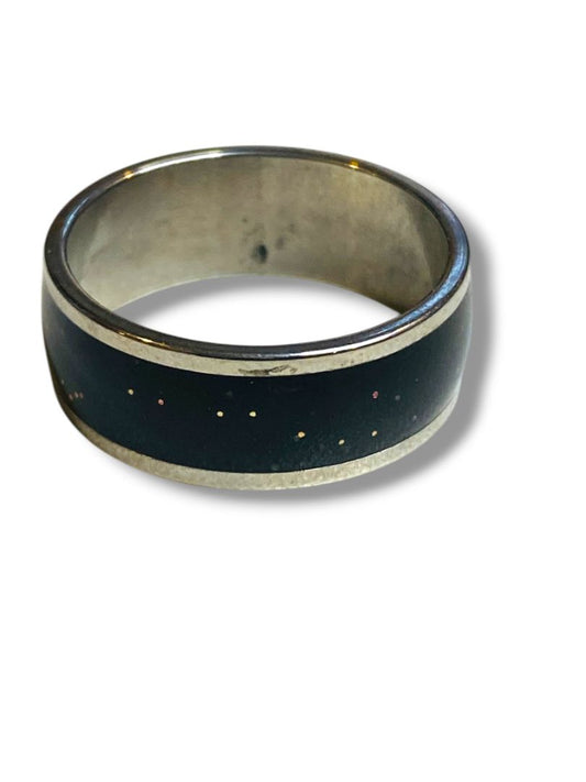 Size 7.5 Silvertone Black Band Ring Enameled Speckled