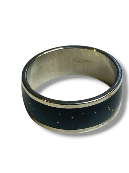 Size 7.5 Silvertone Black Band Ring Enameled Speckled