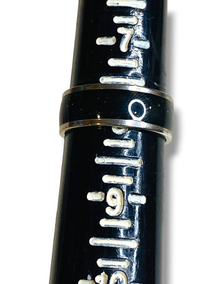 Size 7.5 Silvertone Black Band Ring Enameled Speckled