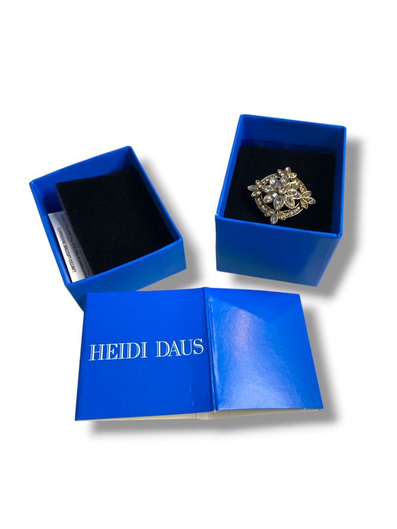 Size 7 Heidi Daus Ring Clear Swarovski Crystal Floral Shape Goldtone New in Box
