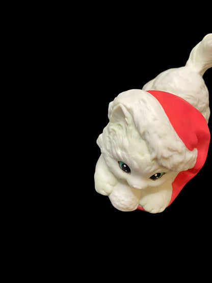 1992 Enesco Holiday Figurine Kitty Cat Santa Hat Ball of Yarn 4"L