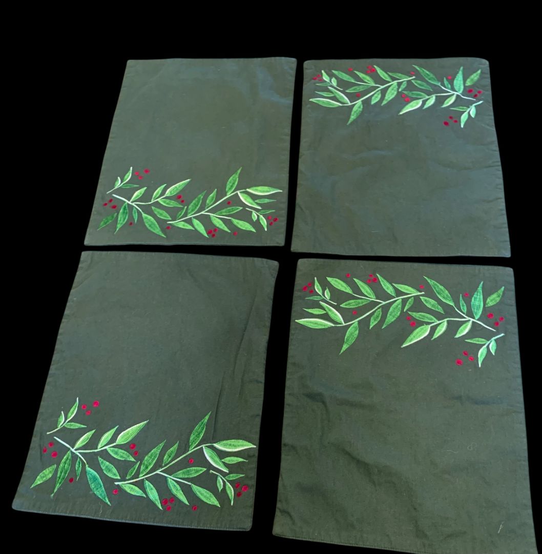 Set of 4 Christmas Fabric Holiday Placemats Embroidered Dark Green Holly 17" x 13"