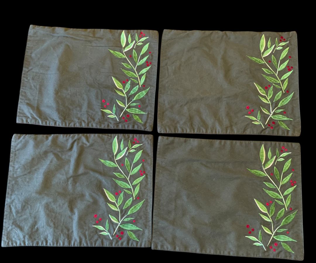 Set of 4 Christmas Fabric Holiday Placemats Embroidered Dark Green Holly 17" x 13"