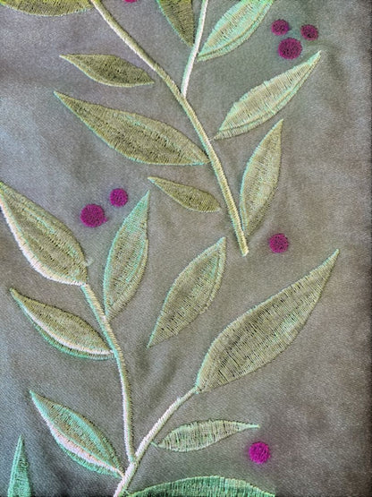 Set of 4 Christmas Fabric Holiday Placemats Embroidered Dark Green Holly 17" x 13"