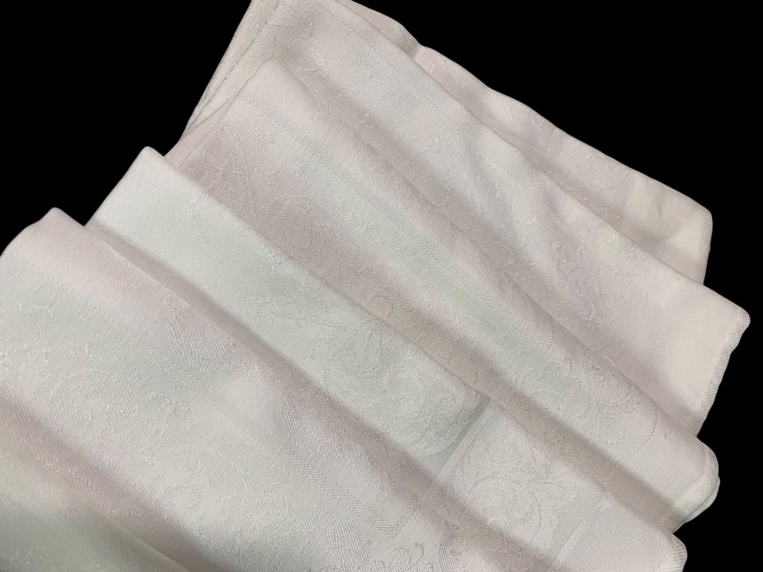 Set of 7 Cloth Napkins White Formal Table Linens Subtle Design 18.5" Square
