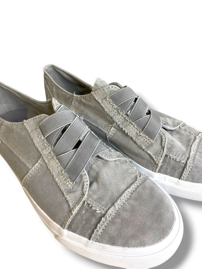 Size 10W Blowfish Womens Malibu Marley Wide Pull On Distressed Sneakers